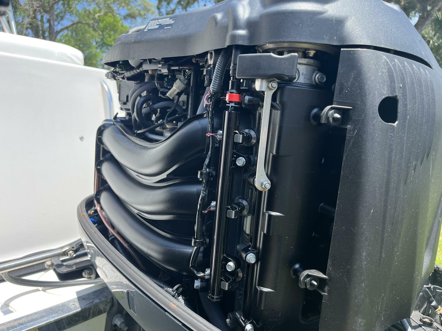 2015 Robalo R305 Walkaround - Image 15
