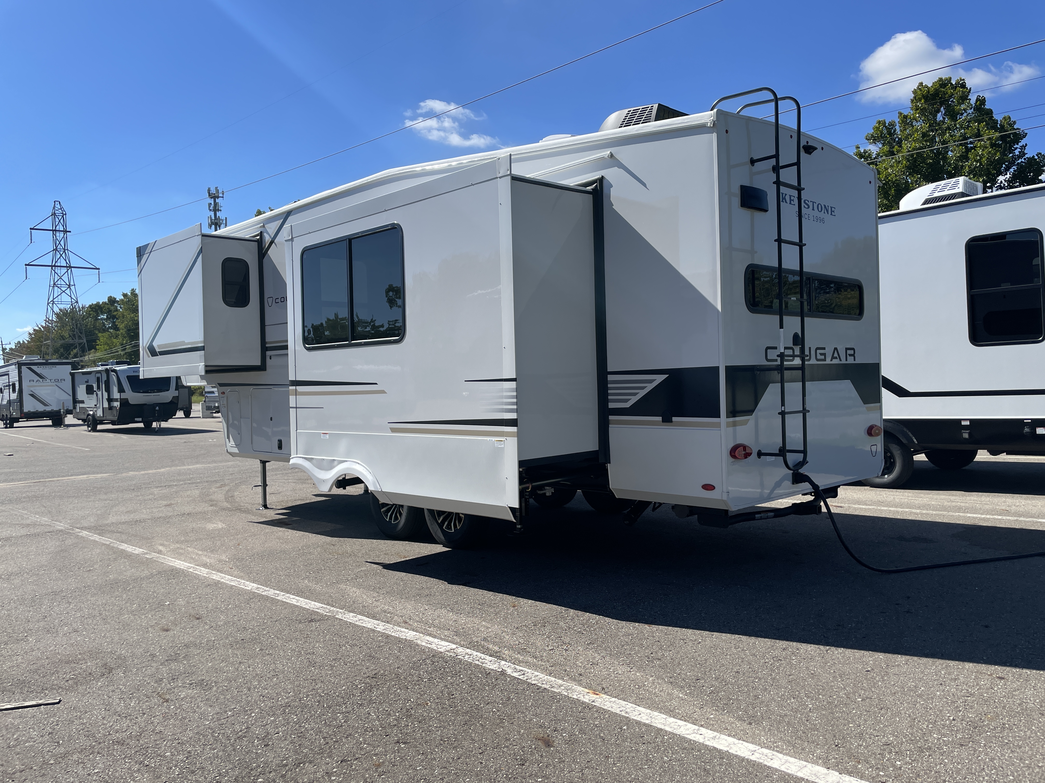 2027 Keystone Cougar 260MLE - Image 5