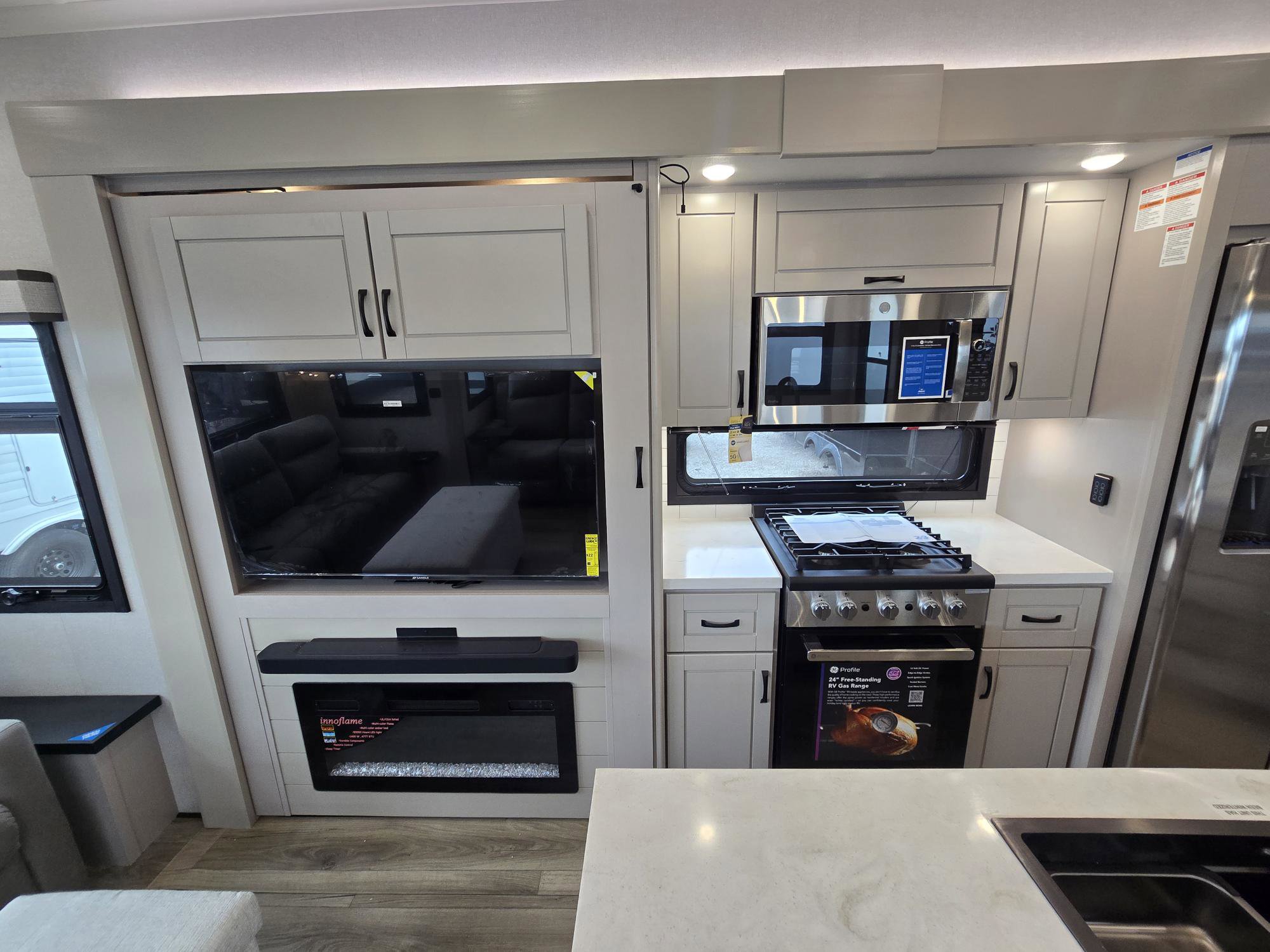 2026 JAYCO NORTH POINT 310RLTS - Image 15