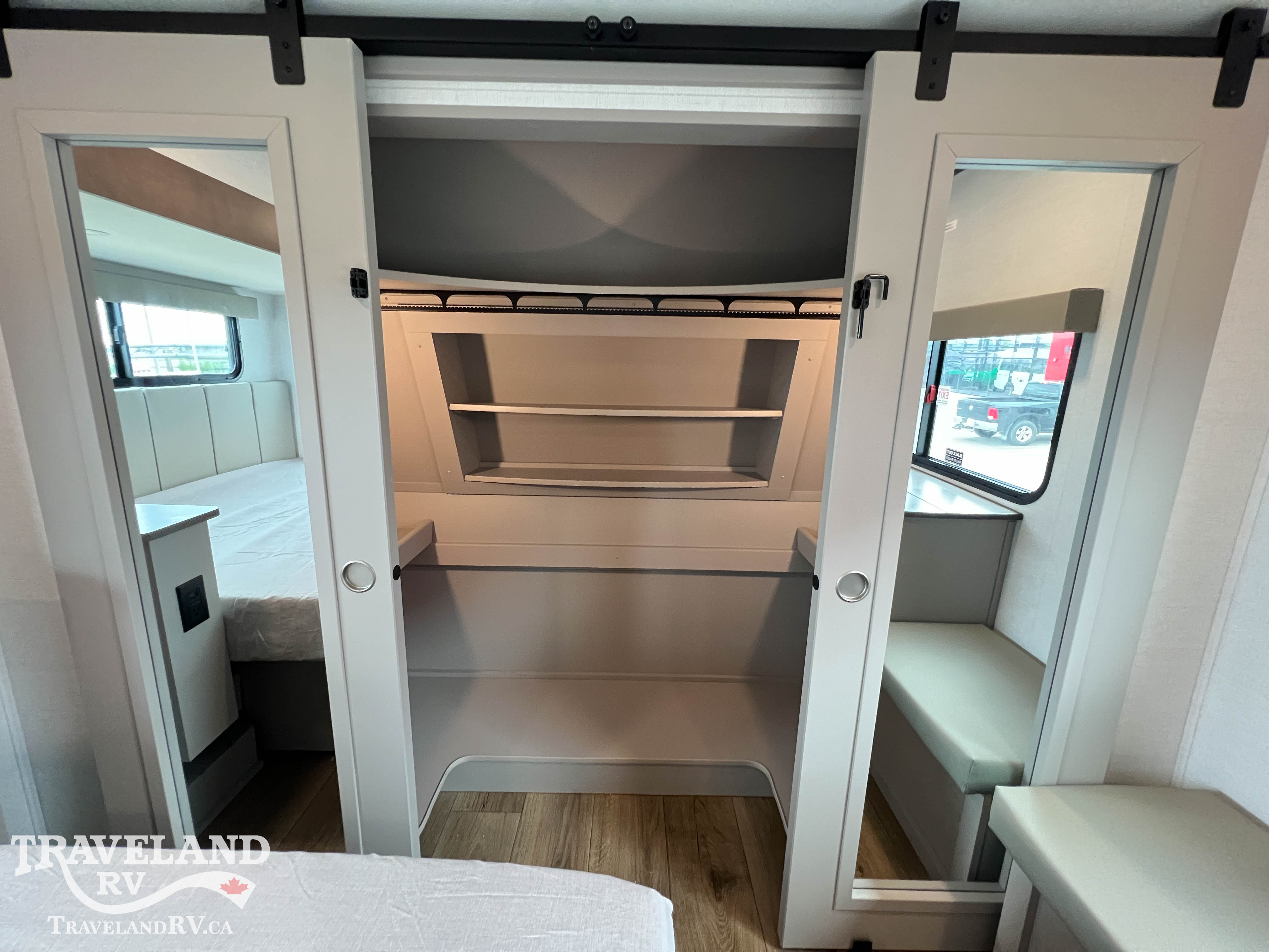 2026 Alliance RV Avenue 32RLS - Image 32