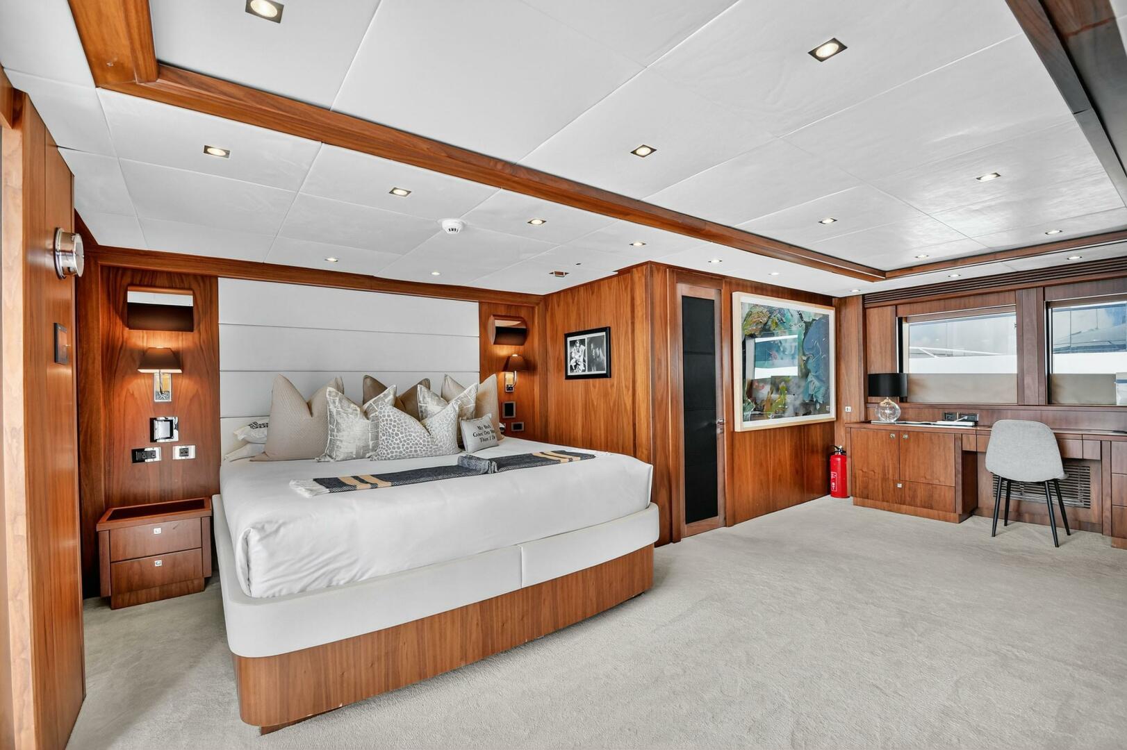 2010 Sunseeker 40m - Image 14