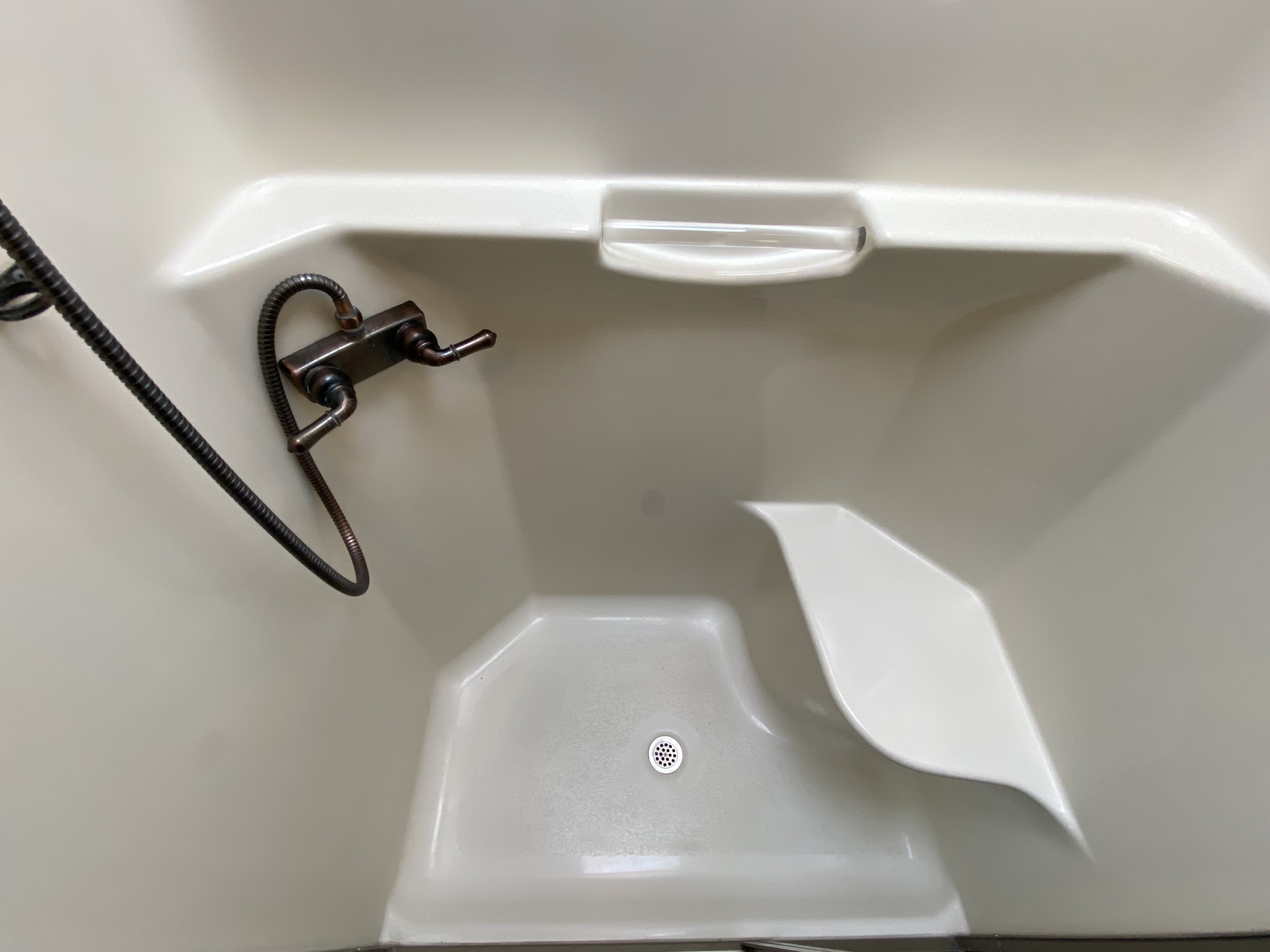 2014 Tiffin Allegro 32 CA - Image 22