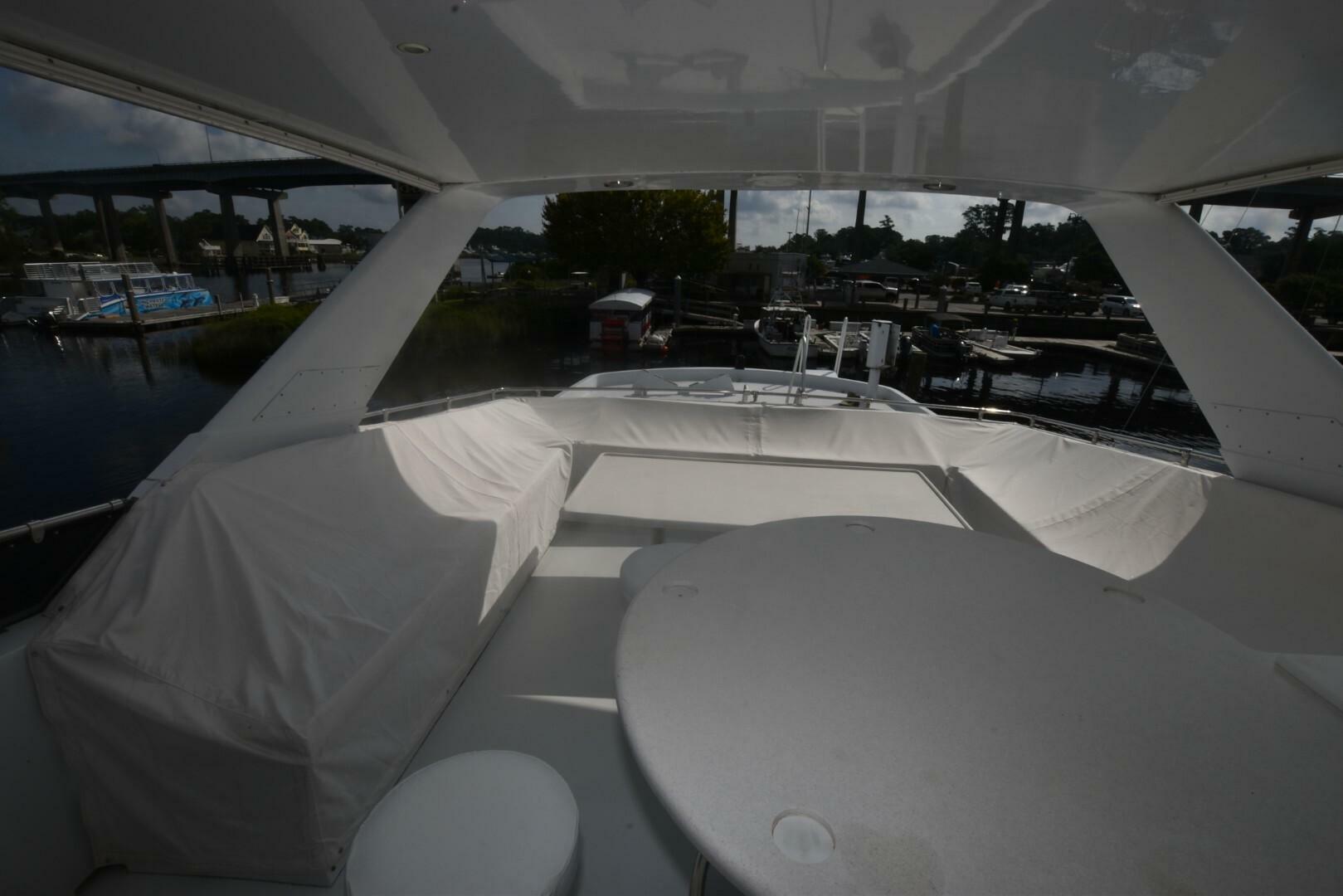 1998 Hatteras 74 Sportdeck - Image 28
