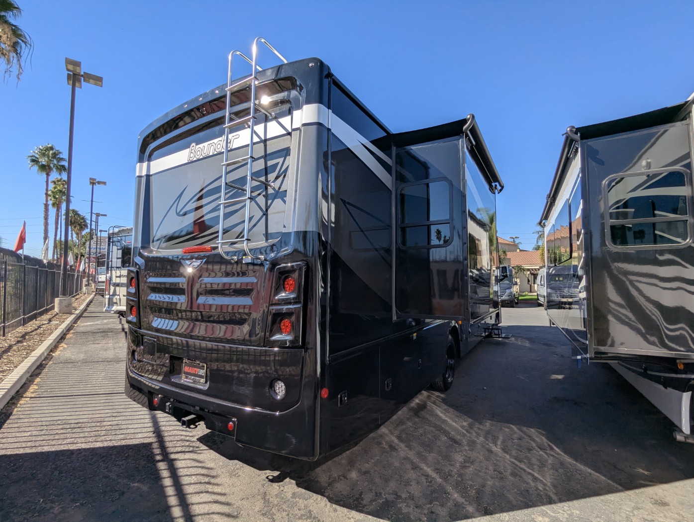 2026 Fleetwood Bounder 35K - Image 5