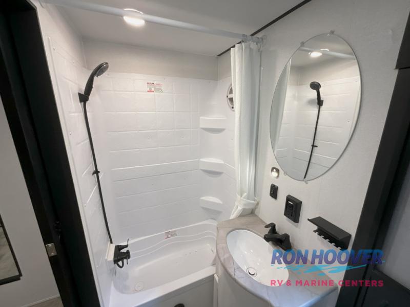 2026 PALOMINO 429LFT - Image 24