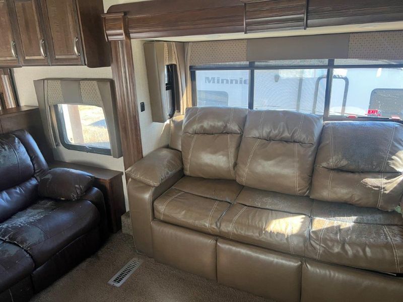 2015 Forest River Cardinal 3825FL - Image 5