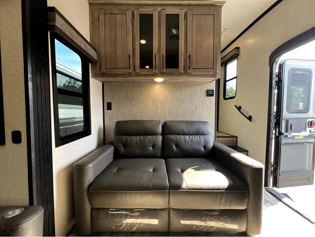 2021 KZ RV DURANGO 321RLT - Image 10