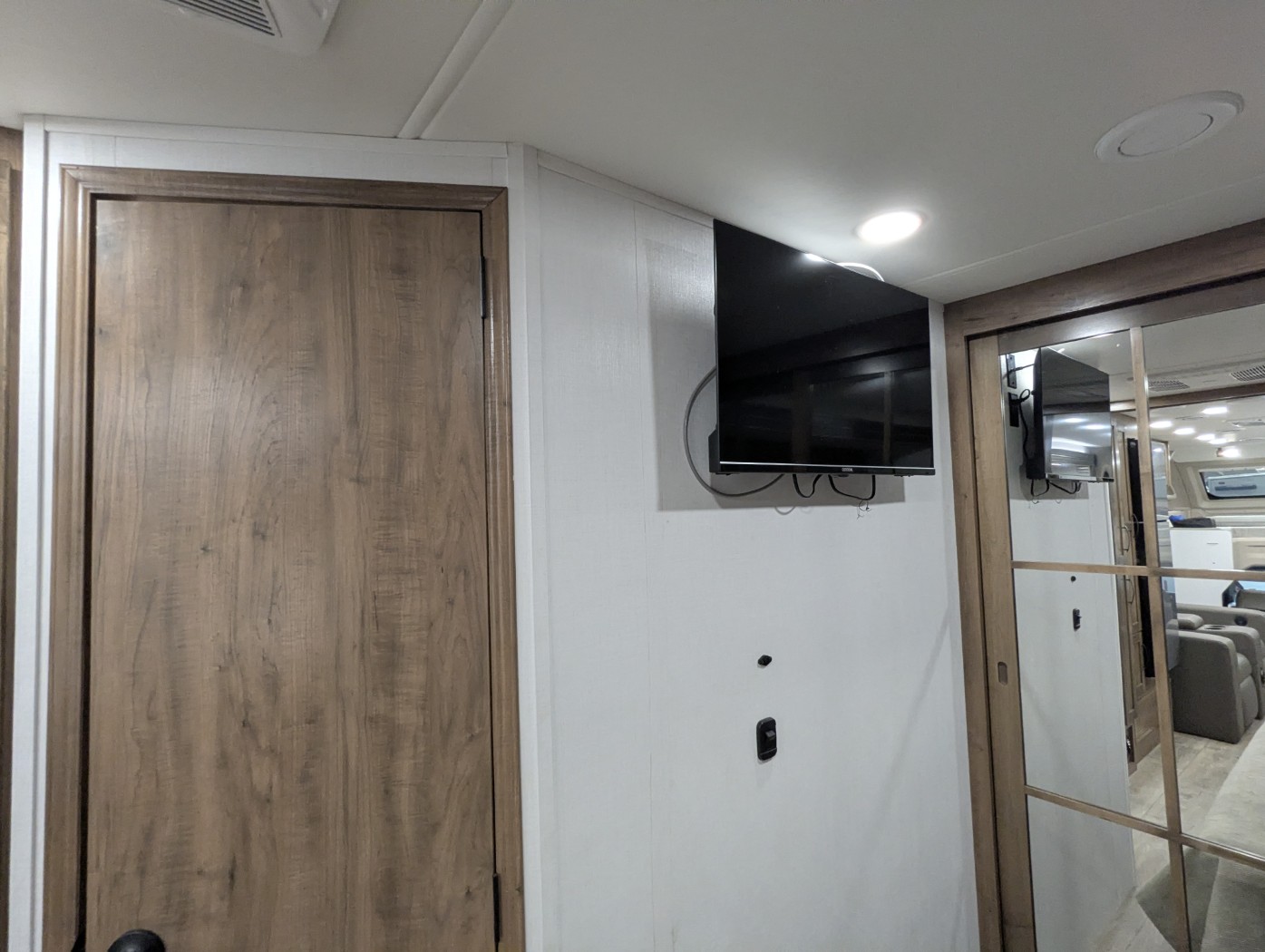 2026 Entegra Coach Esteem XL 32U - Image 30