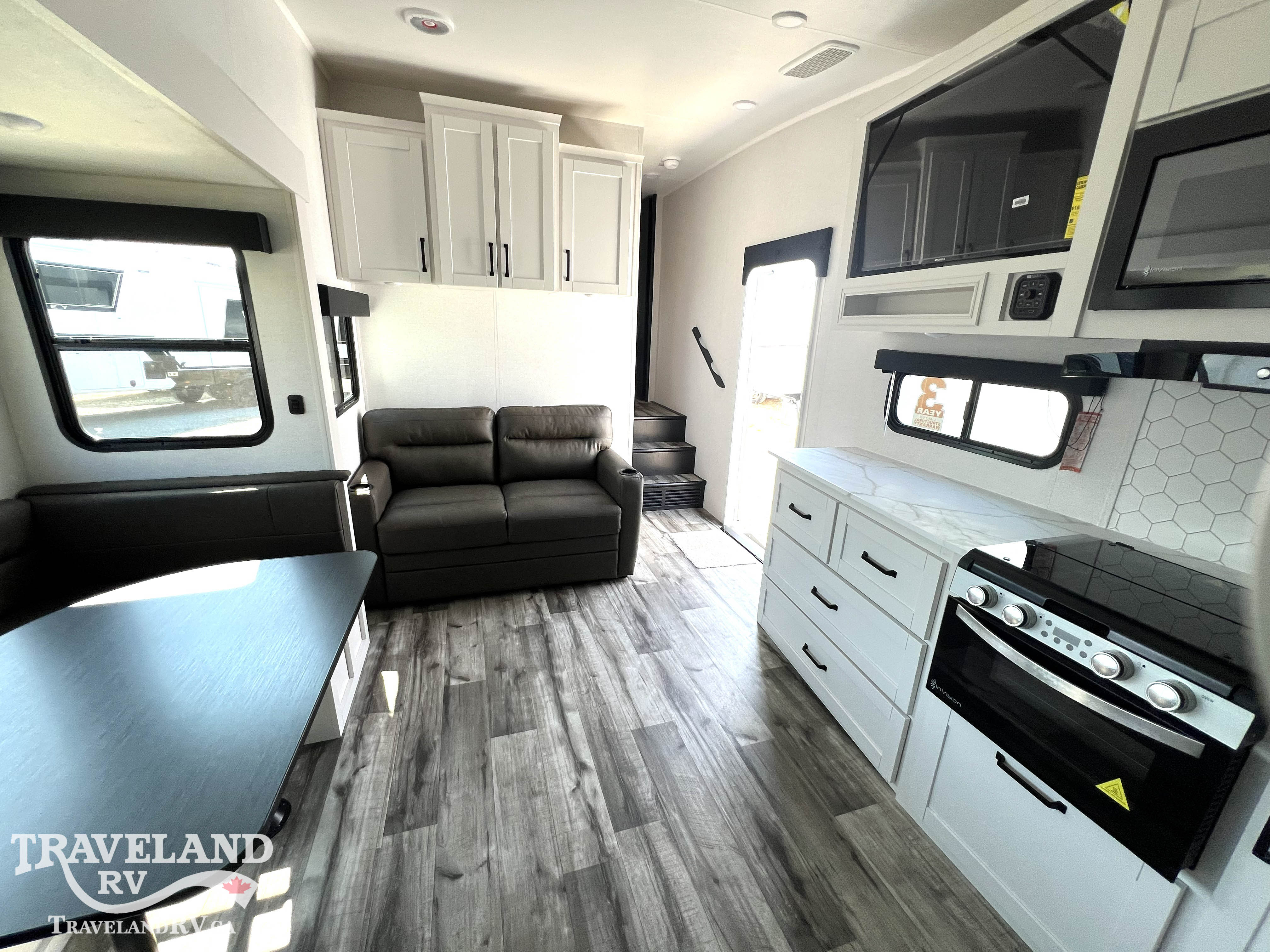 2027 Highland Ridge Roamer Light Duty 28DBSS - Image 4