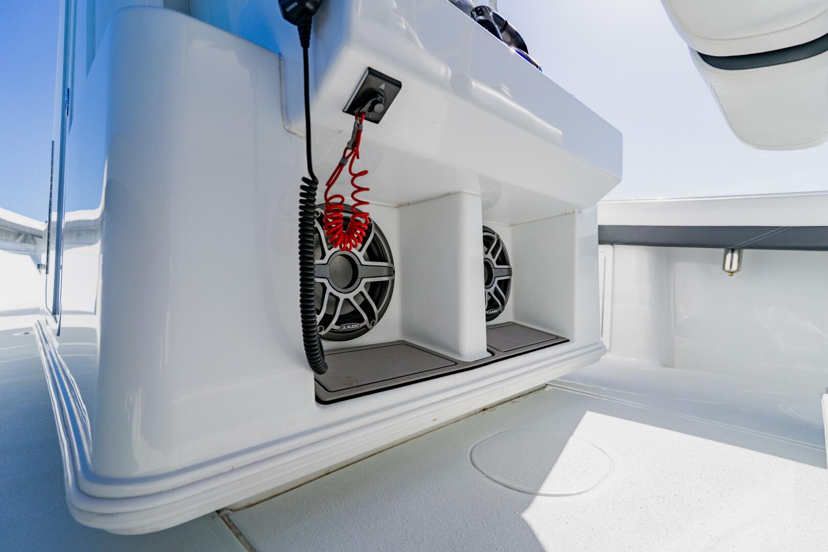 2025 Yellowfin 36 Offshore - Image 30