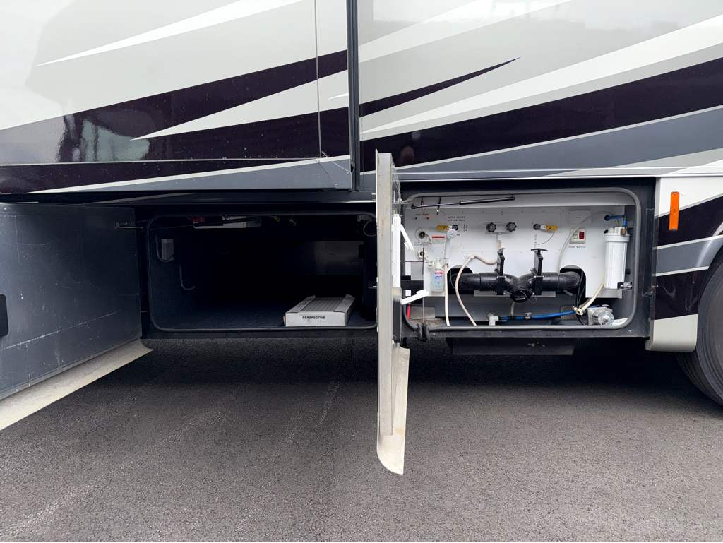 2018 TIFFIN ALLEGRO RED 33AA - Image 10