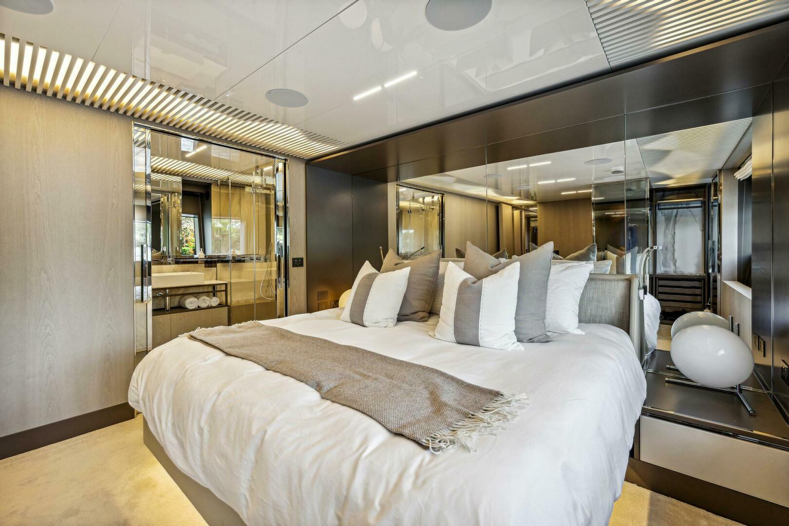 2021 Ferretti Yachts 850 - Image 64