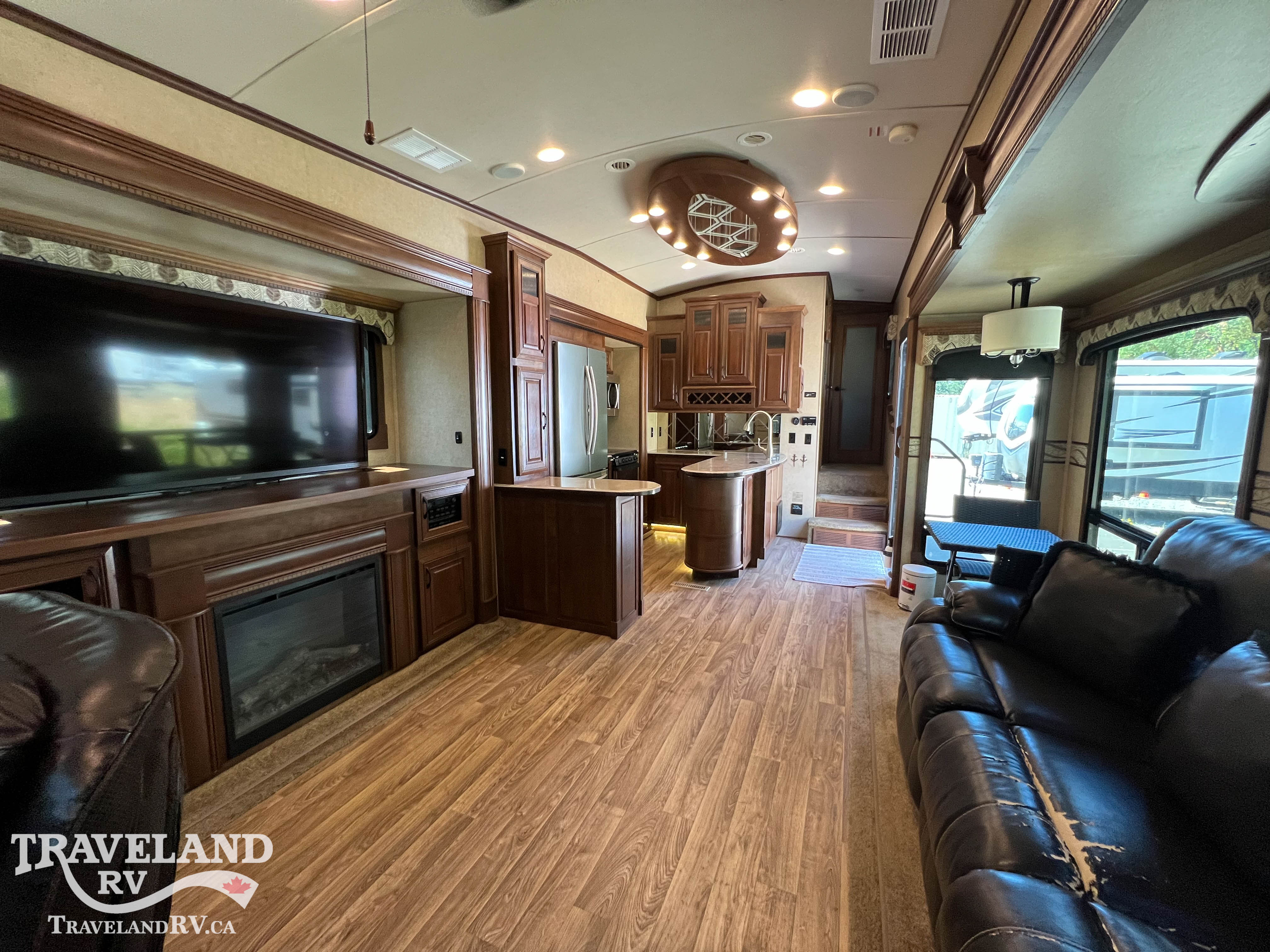 2015 Jayco Pinnacle 36RSQS - Image 4