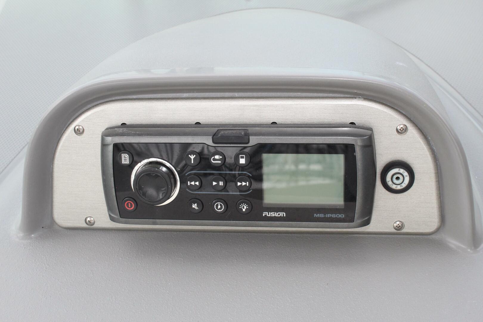 2007 Cruisers Yachts 420 Express - Image 15