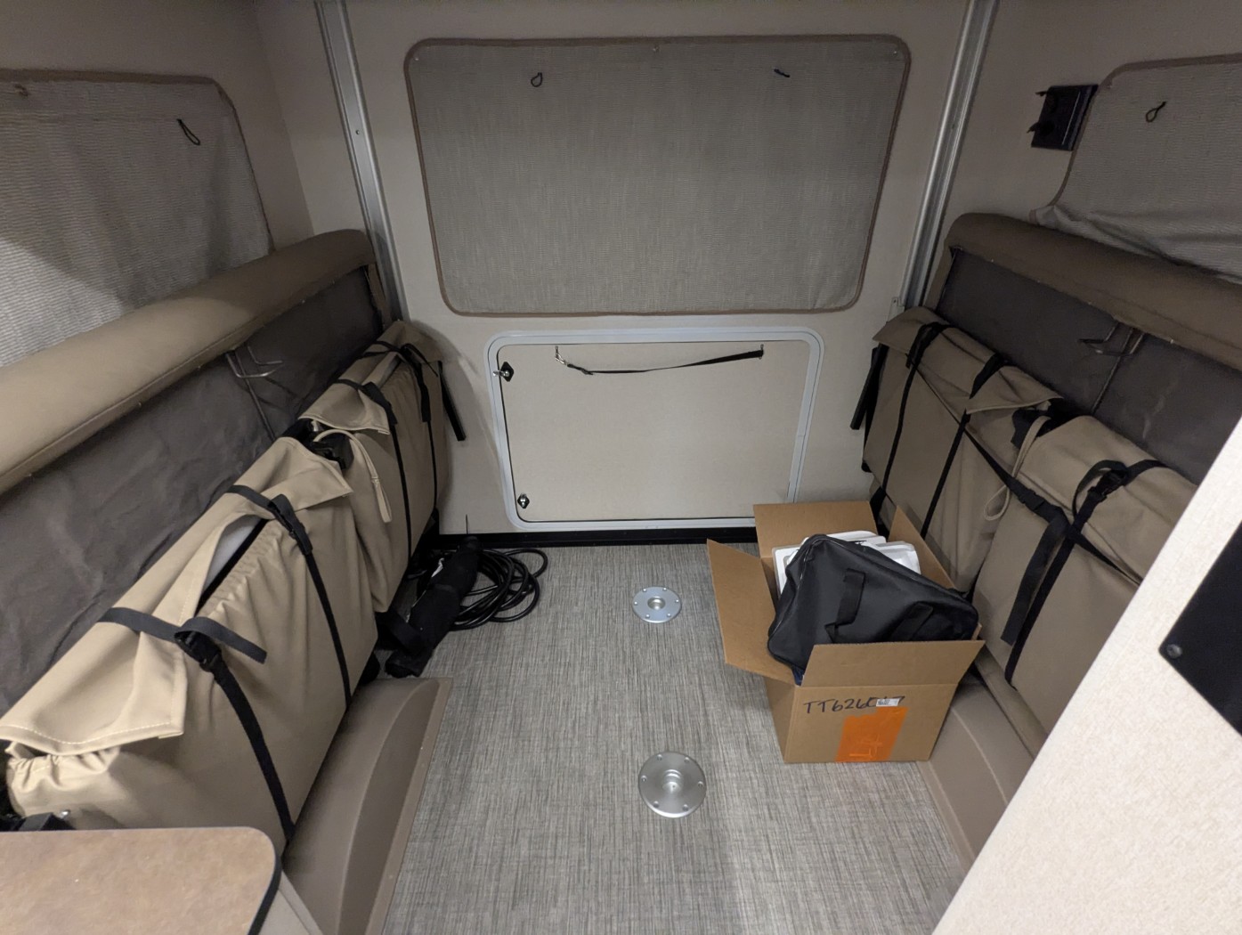 2027 Winnebago Elora 19DC - Image 25