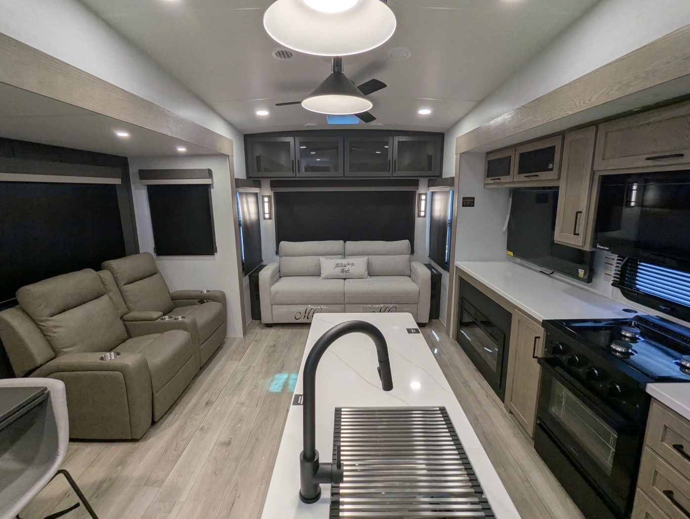 2026 Forest River Rockwood Signature R361RLS - Image 19