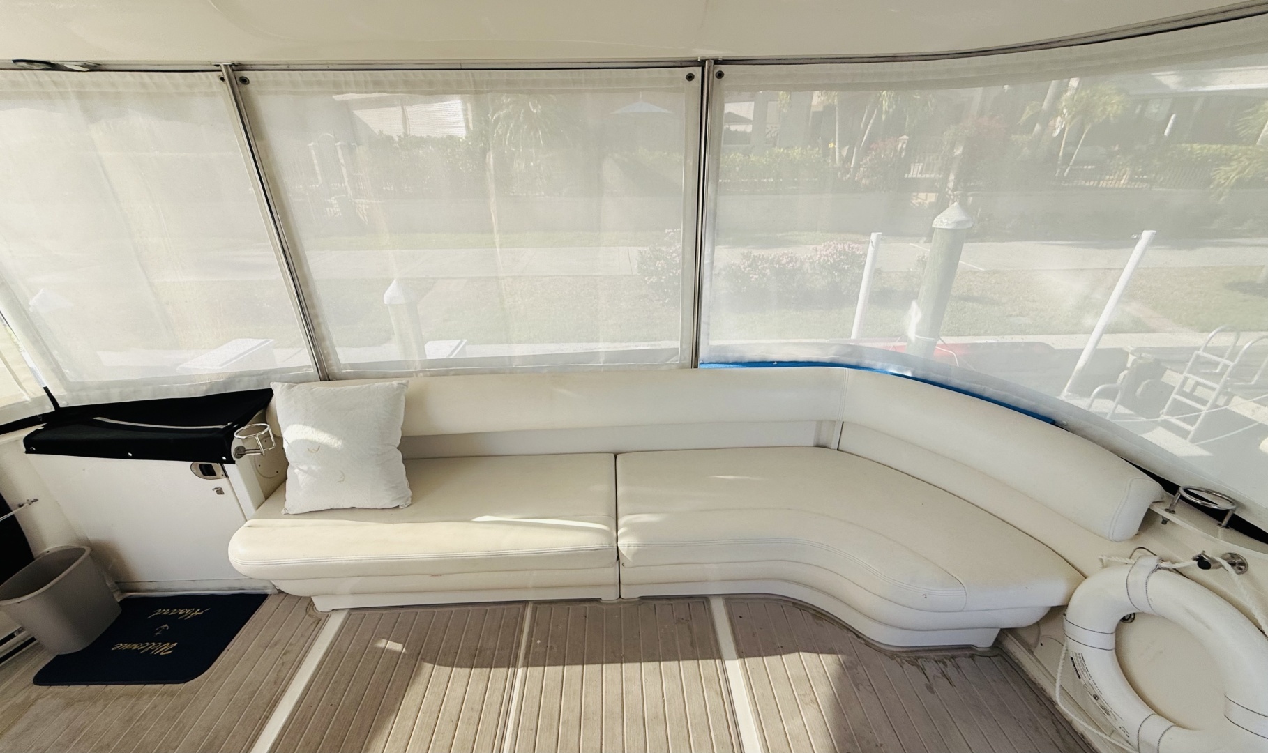 2004 Sea Ray 390 Motor Yacht - Image 6
