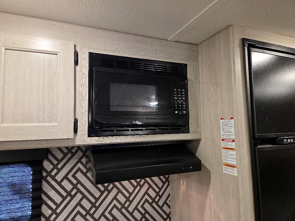 2024 CrossRoads Zinger Lite 260BH - Image 16