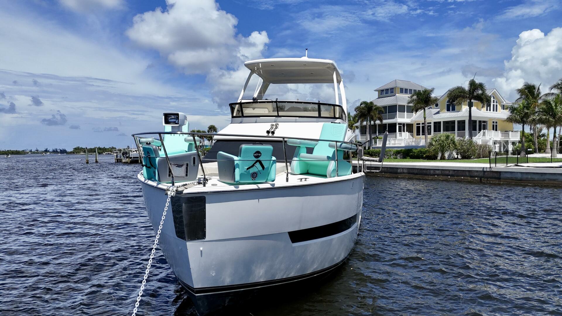 2017 Carver C40 - Image 3
