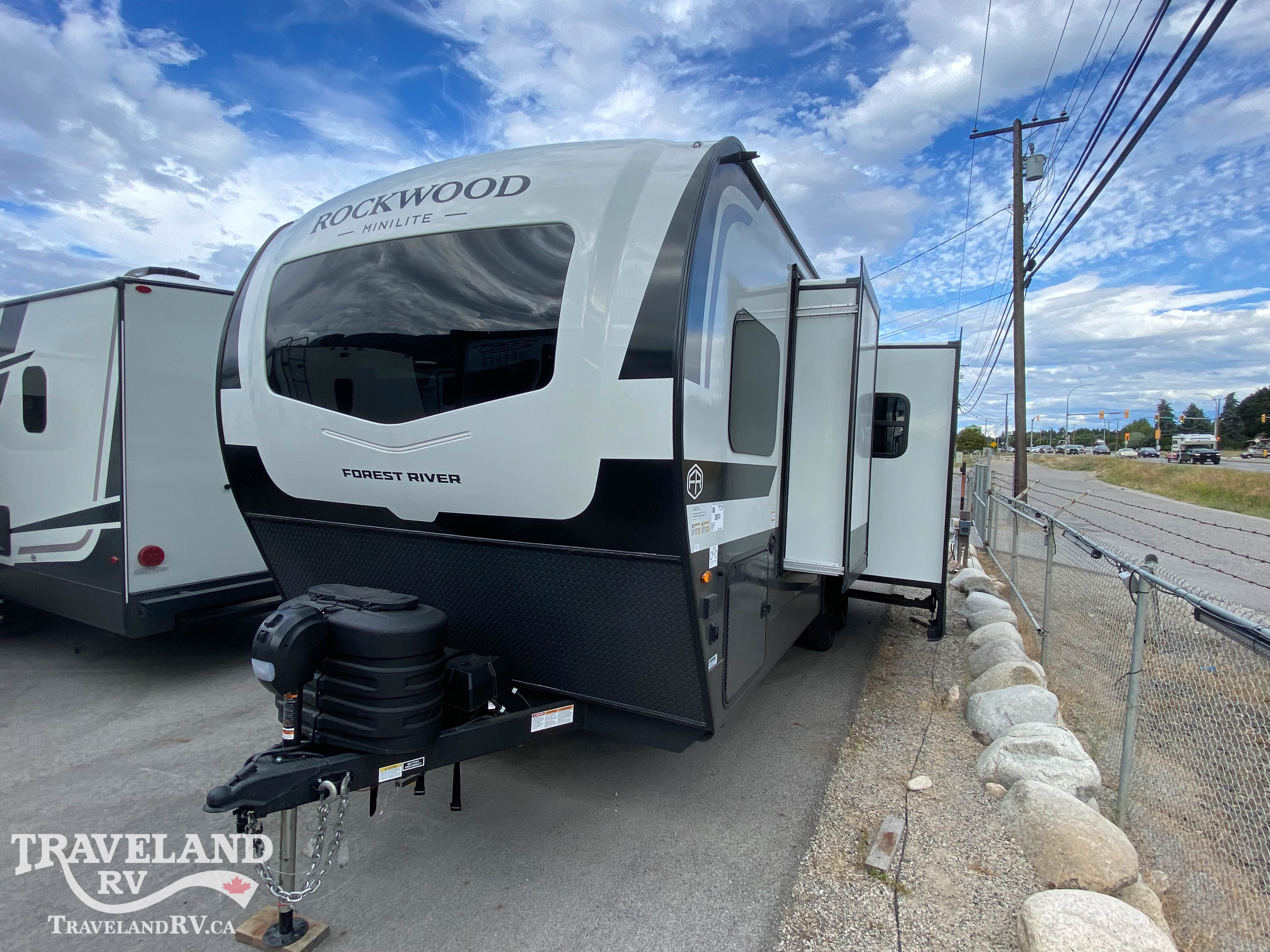2027 Forest River Rockwood Mini Lite 2522FB - Image 1