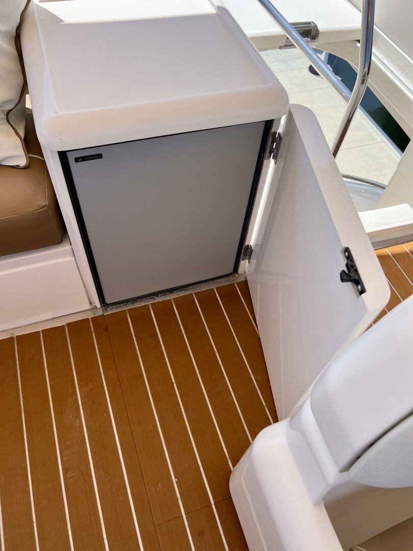 2000 Viking Princess 52 Flybridge - Image 42