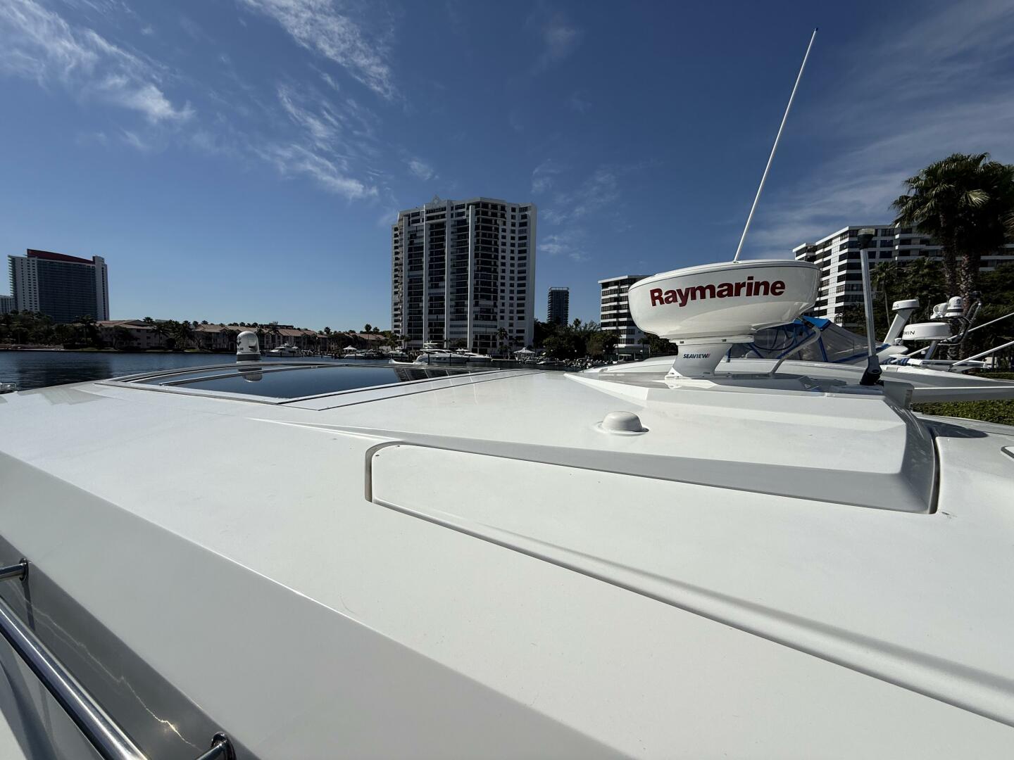 2014 Cruisers Yachts 45 Cantius - Image 47