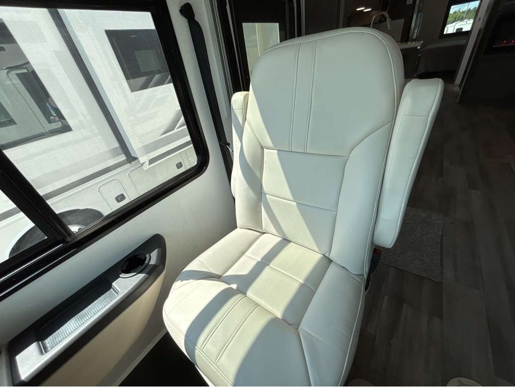 2026 JAYCO PRECEPT 34G - Image 32