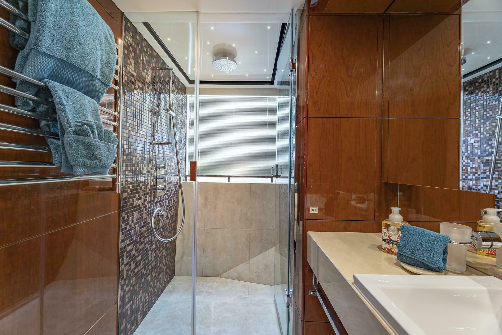 2012 Princess 32M - Image 37