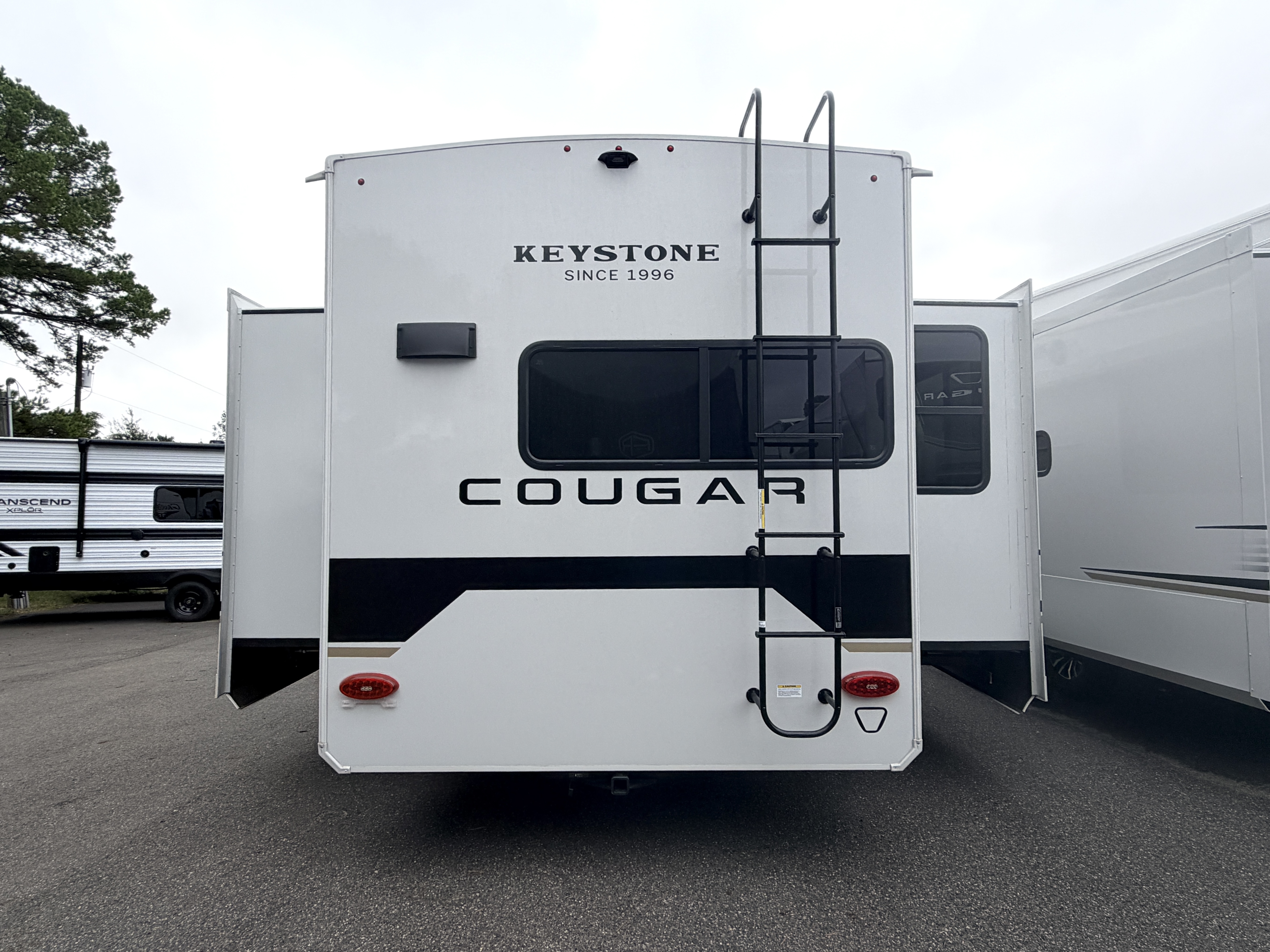 2027 Keystone COUGAR HALF TON 26RKE - Image 6