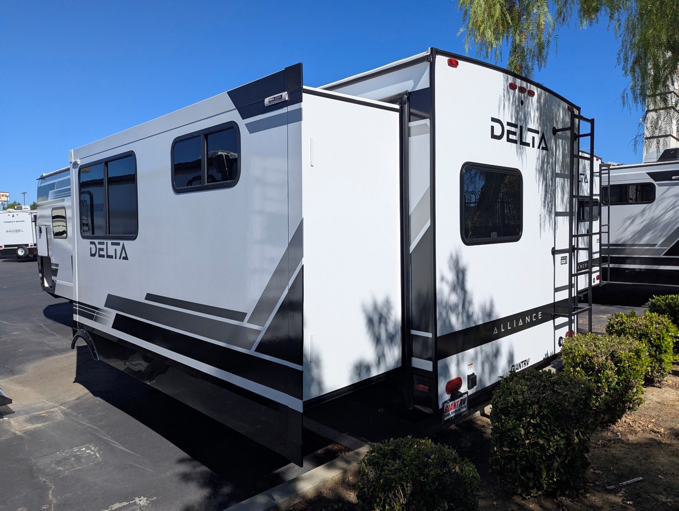 2026 Alliance RV Delta 321BH - Image 5