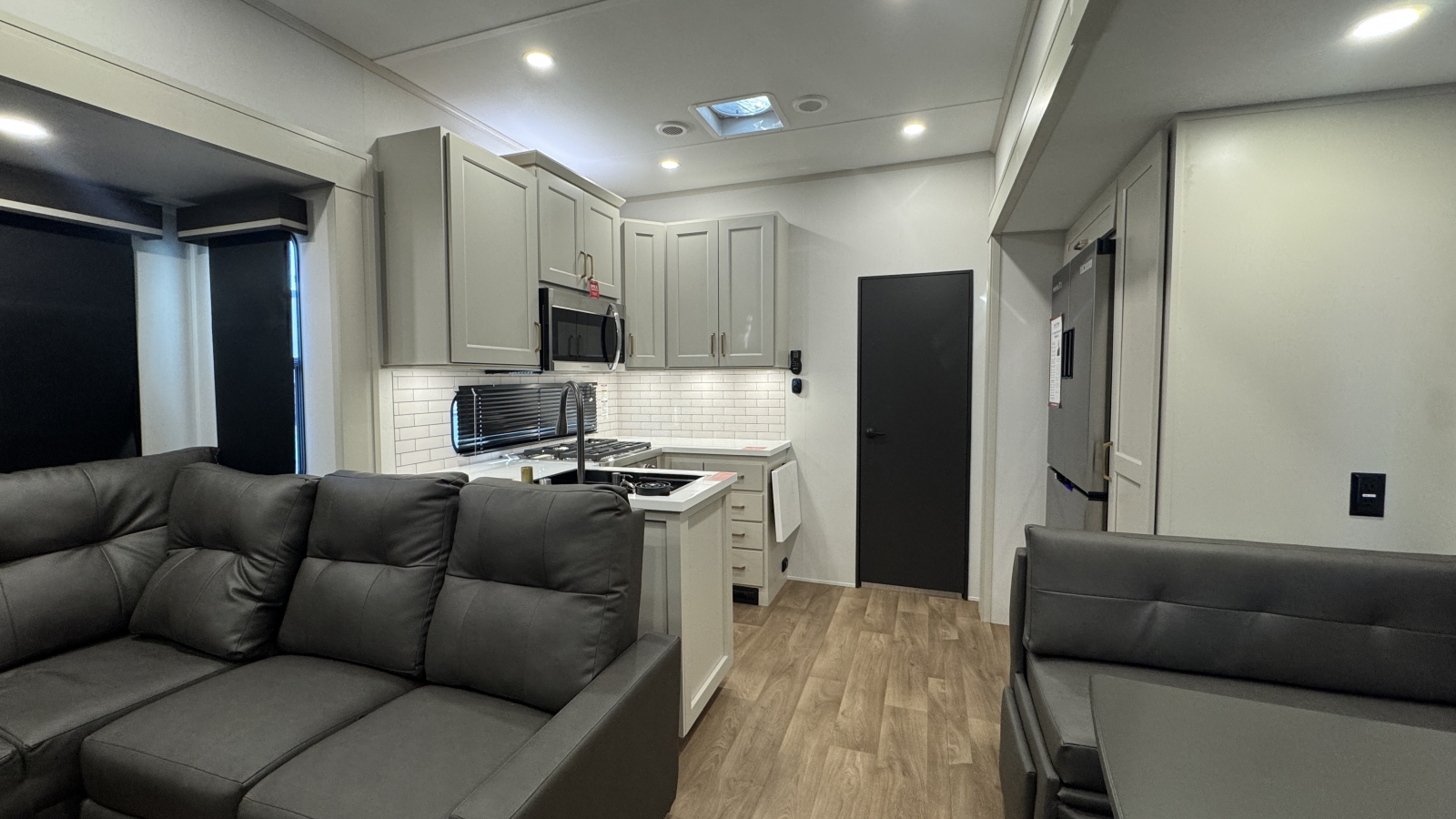 2026 Grand Design Influence 3904BH - Image 12