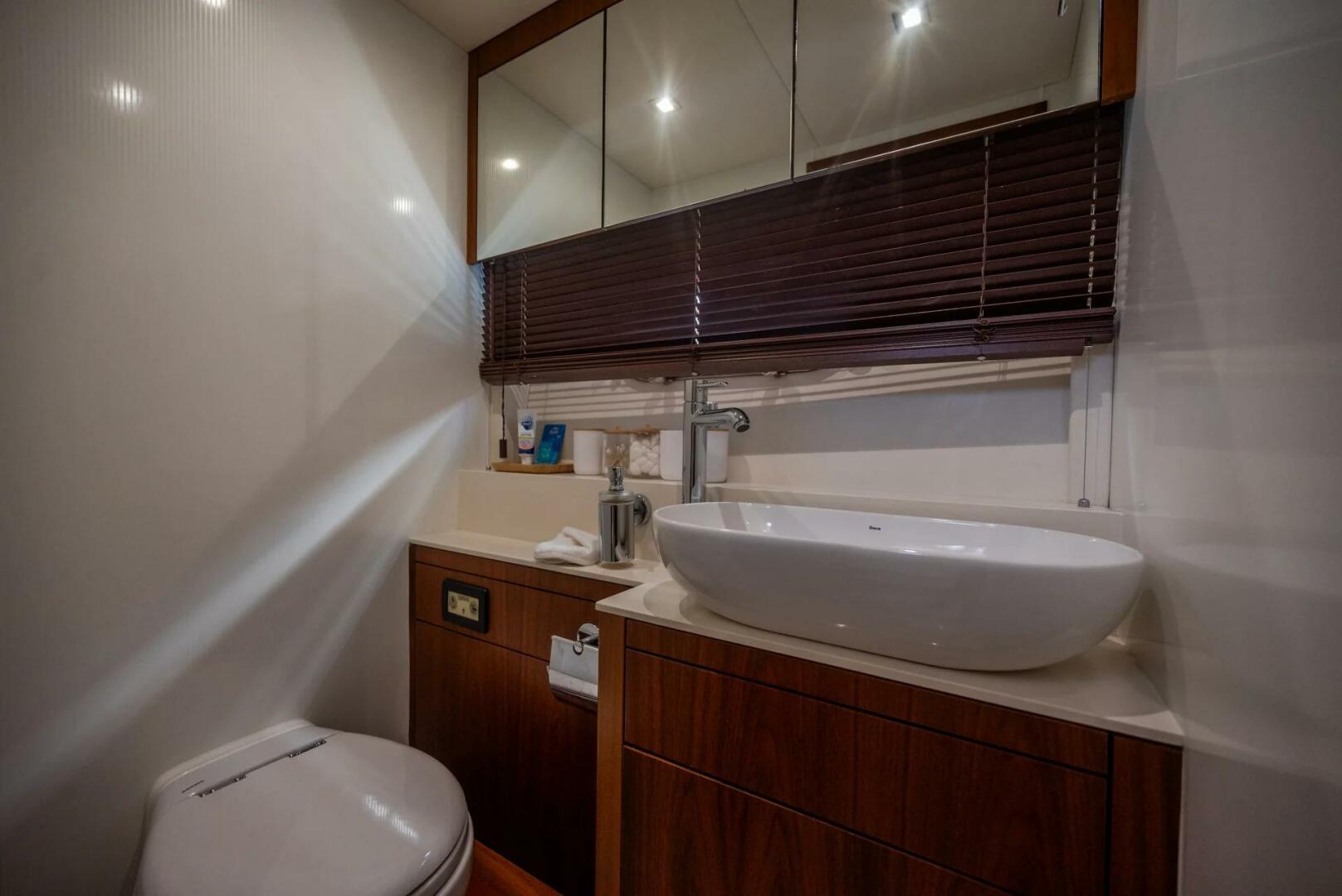 2015 Sunseeker 75 - Image 25
