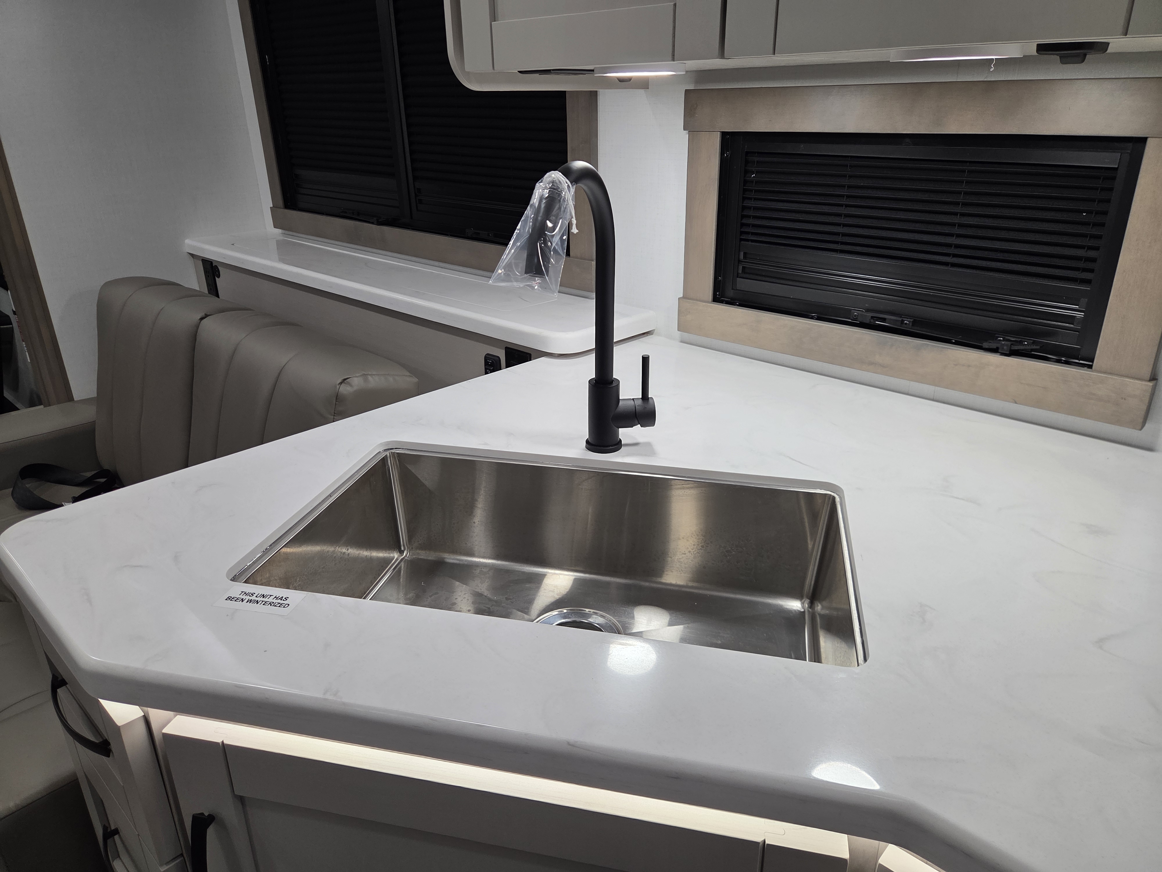 2027 Jayco Precept 34G - Image 10
