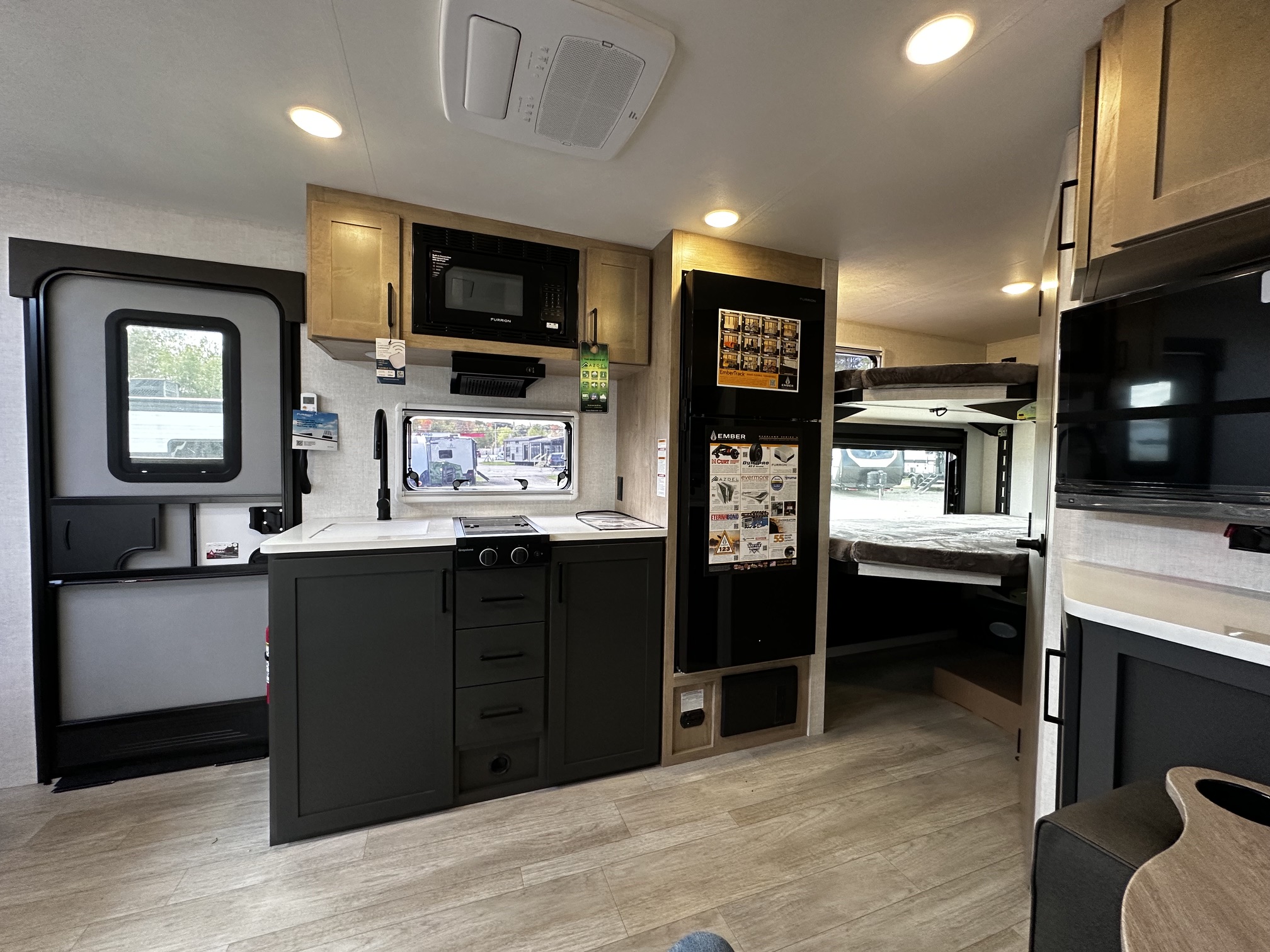 2027 Ember Overland Series 221MSL - Image 20
