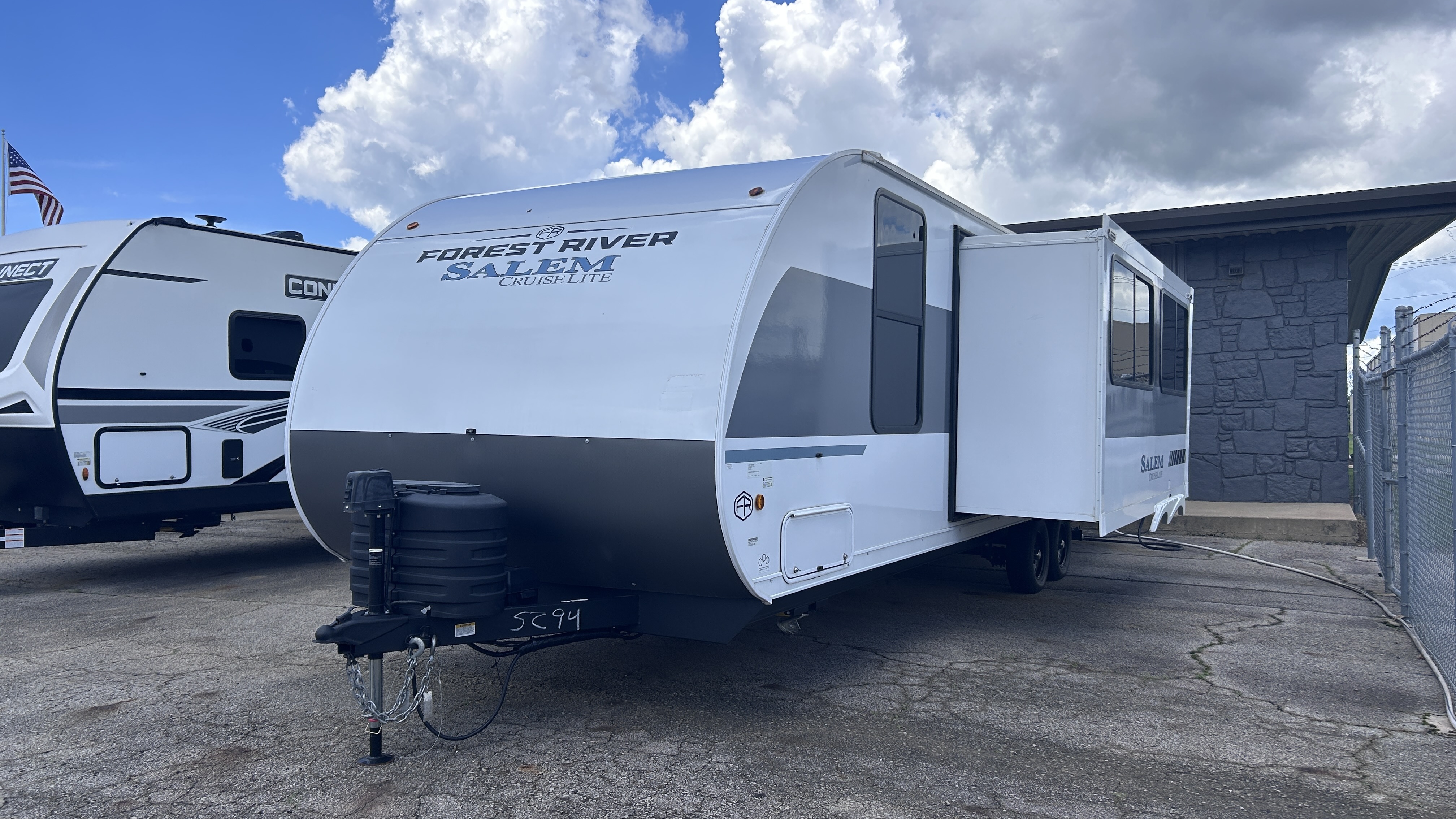 2025 Forest River Cruise-Lite Series 28VBXL - Image 3
