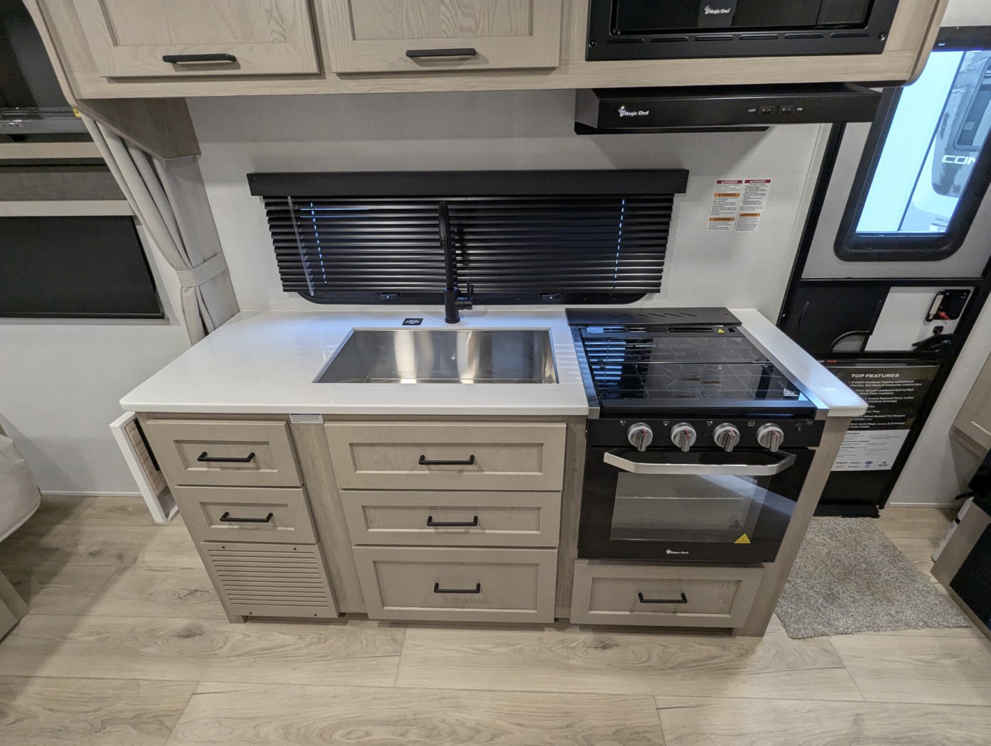 2026 Forest River Rockwood Mini Lite 2109S - Image 10