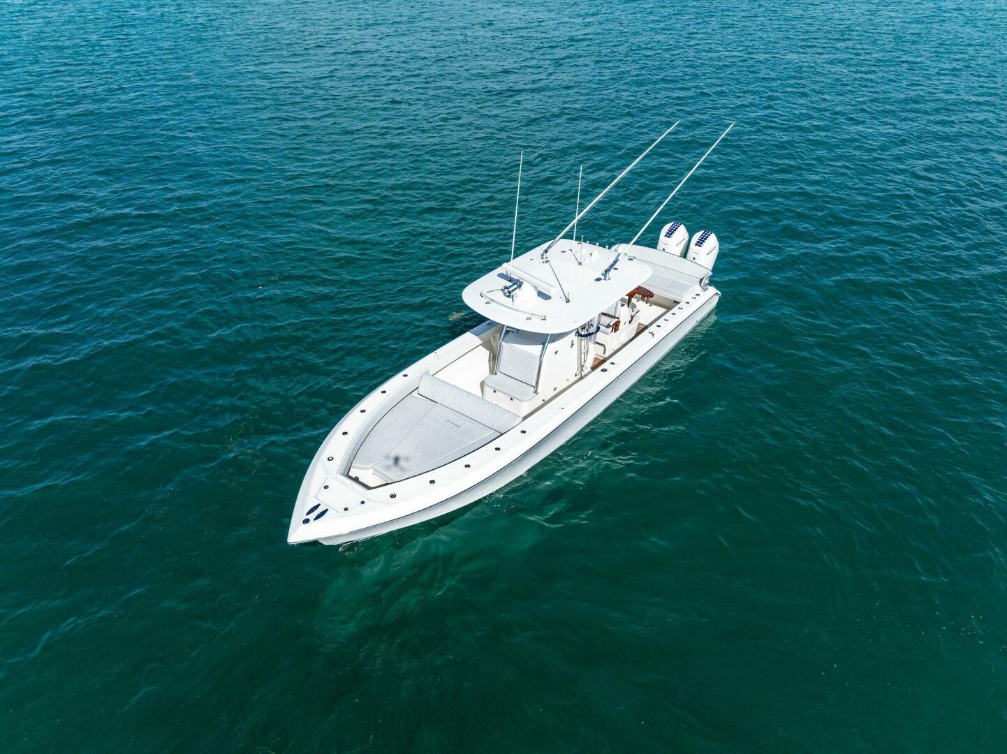 2015 Bahama 41 - Image 21