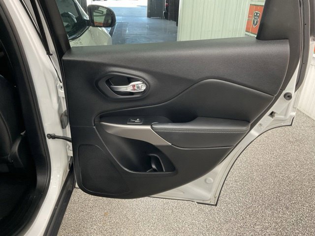 2021 Jeep Cherokee Utility 4D Trailhawk 4WD V6 - Image 24