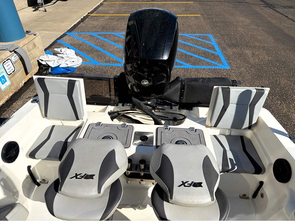 2019 Larson DFX 1750 - Image 15