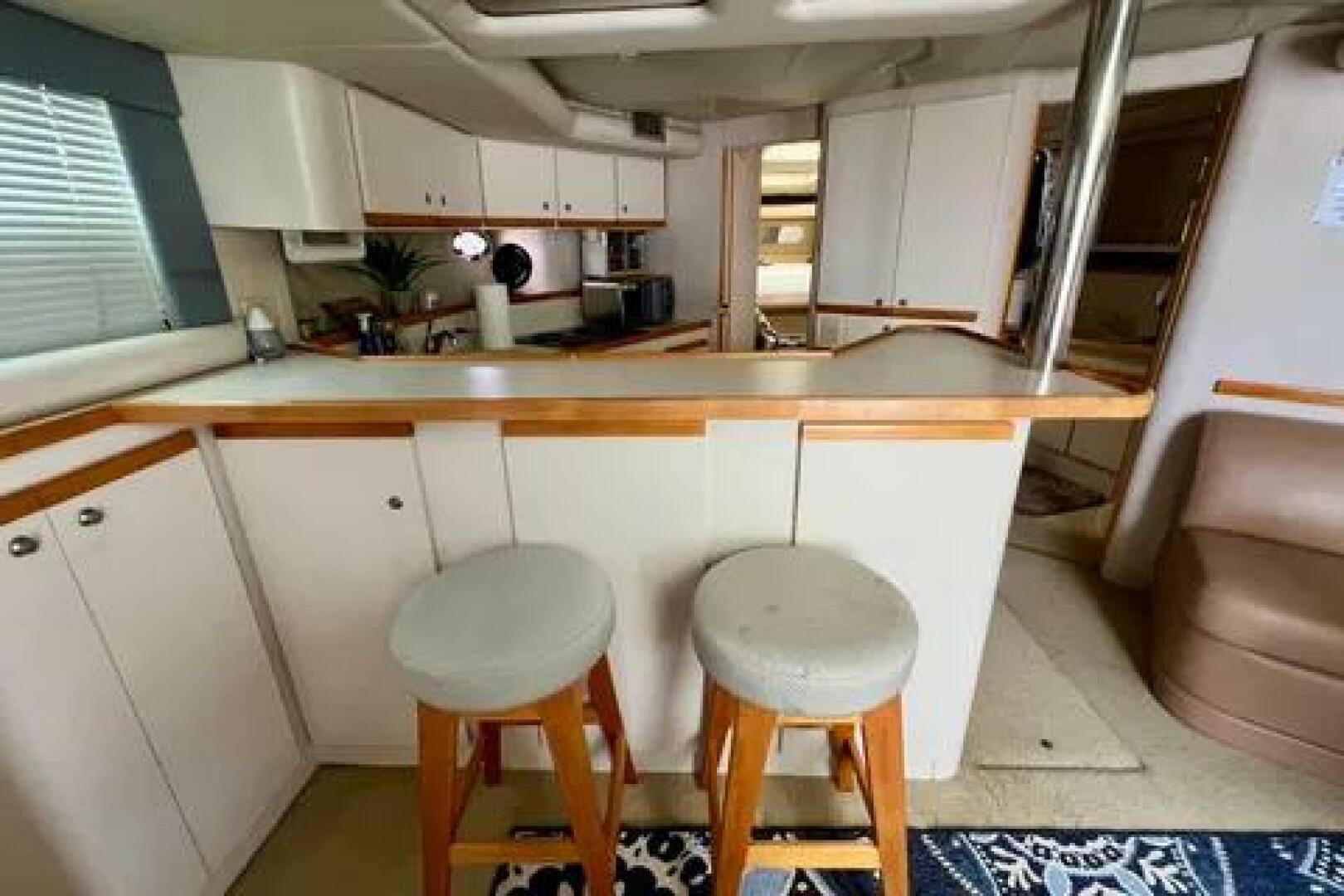 1996 Cruisers Yachts 4285 Express Bridge - Image 19
