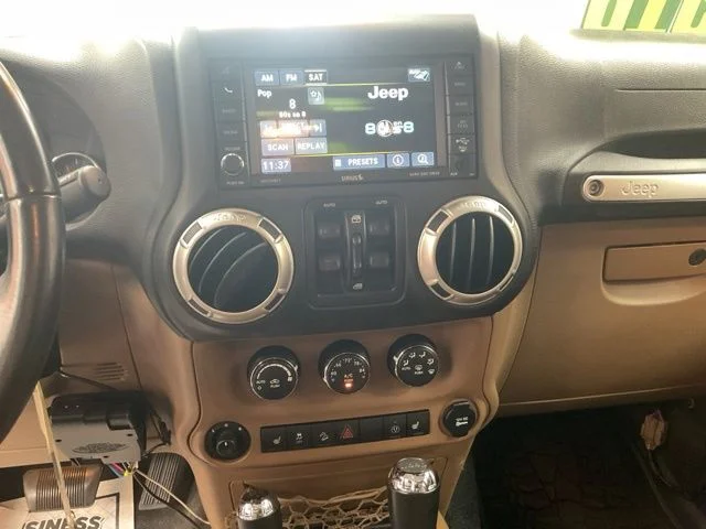 2017 Jeep Wrangler Utility 4D Unlimited Rubicon 4WD V6 - Image 16