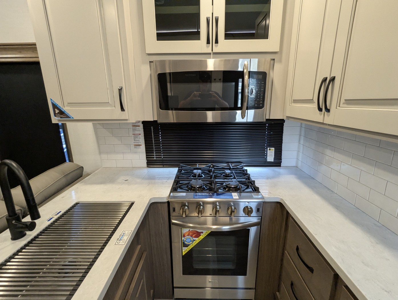 2024 Alliance RV Paradigm 395DS - Image 8