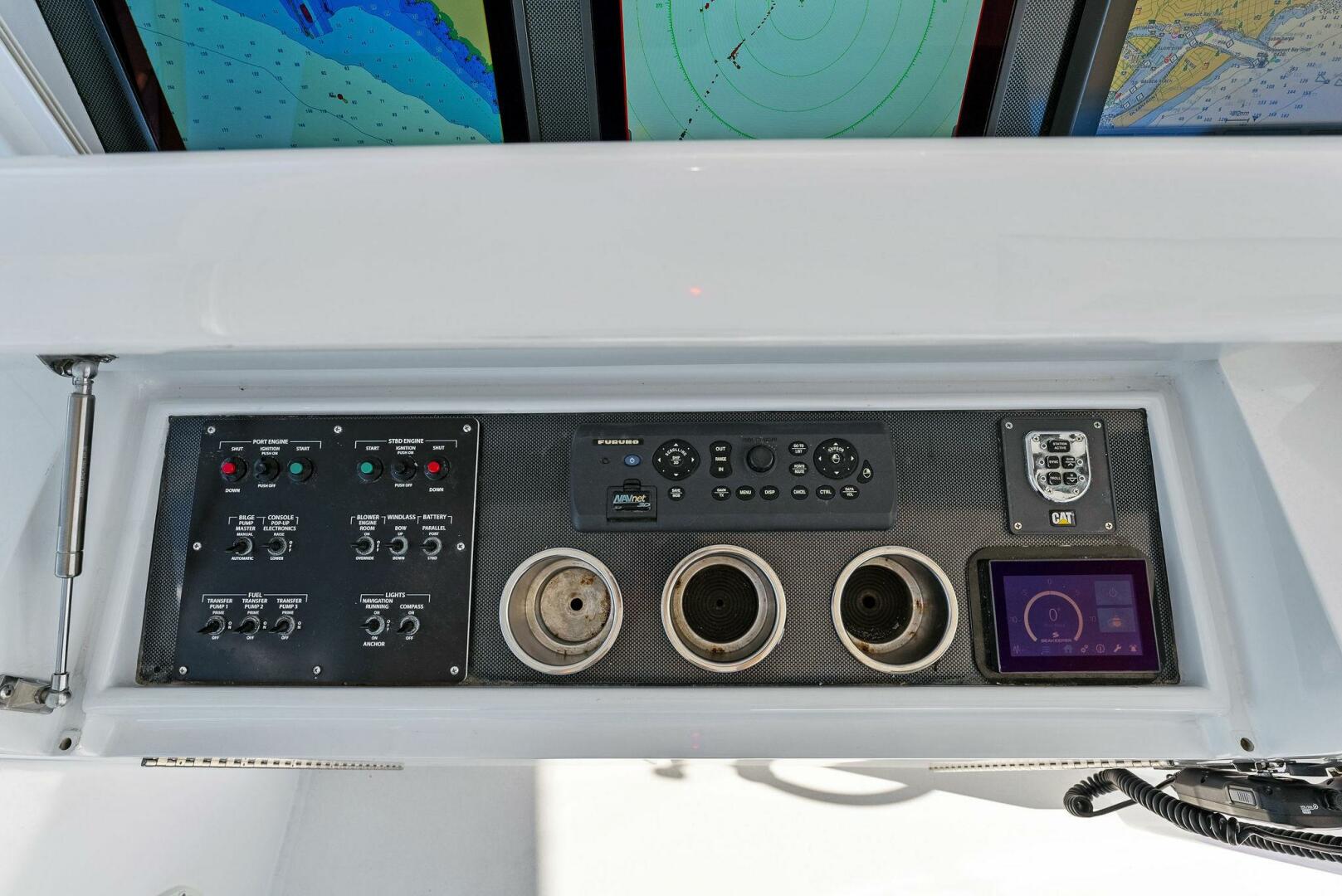 2007 Hatteras 64 Convertible - Image 40