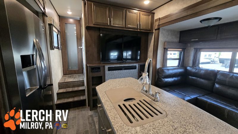 2018 Highland Ridge Open Range Roamer RF376FBH - Image 20