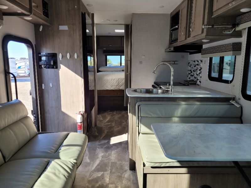2024 GulfStream Conquest LE 6280LE - Image 5
