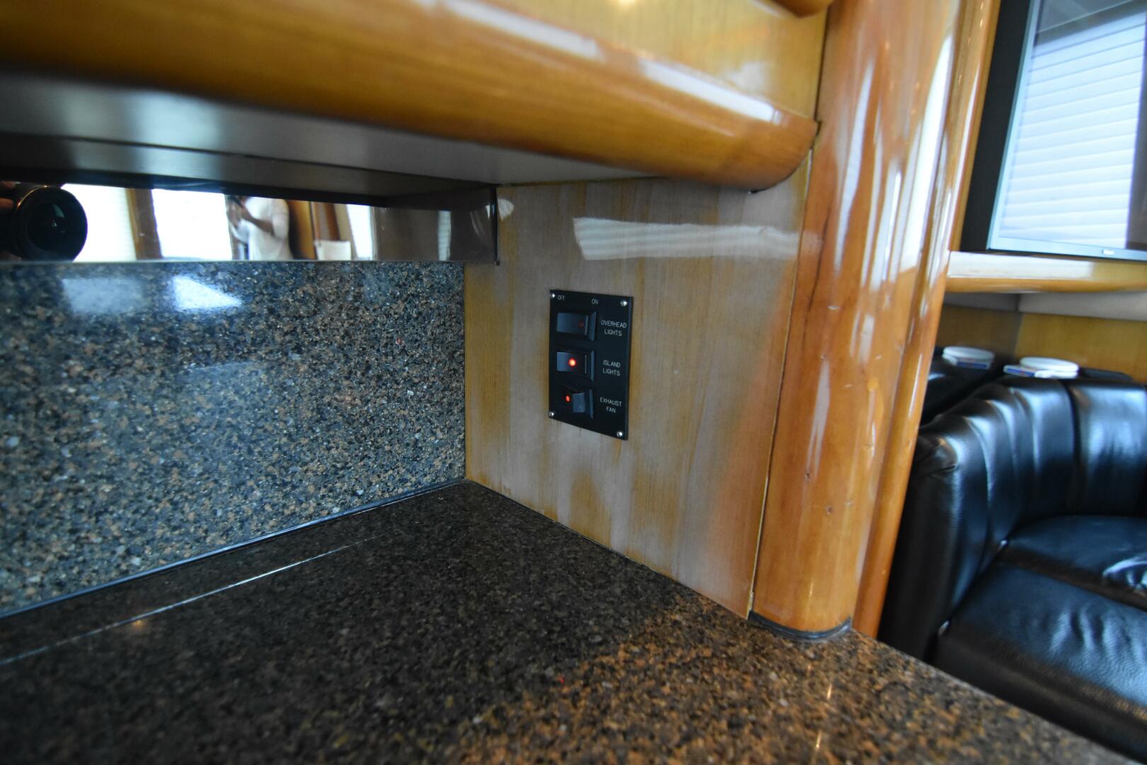 1999 Viking 58 Convertible - Image 20