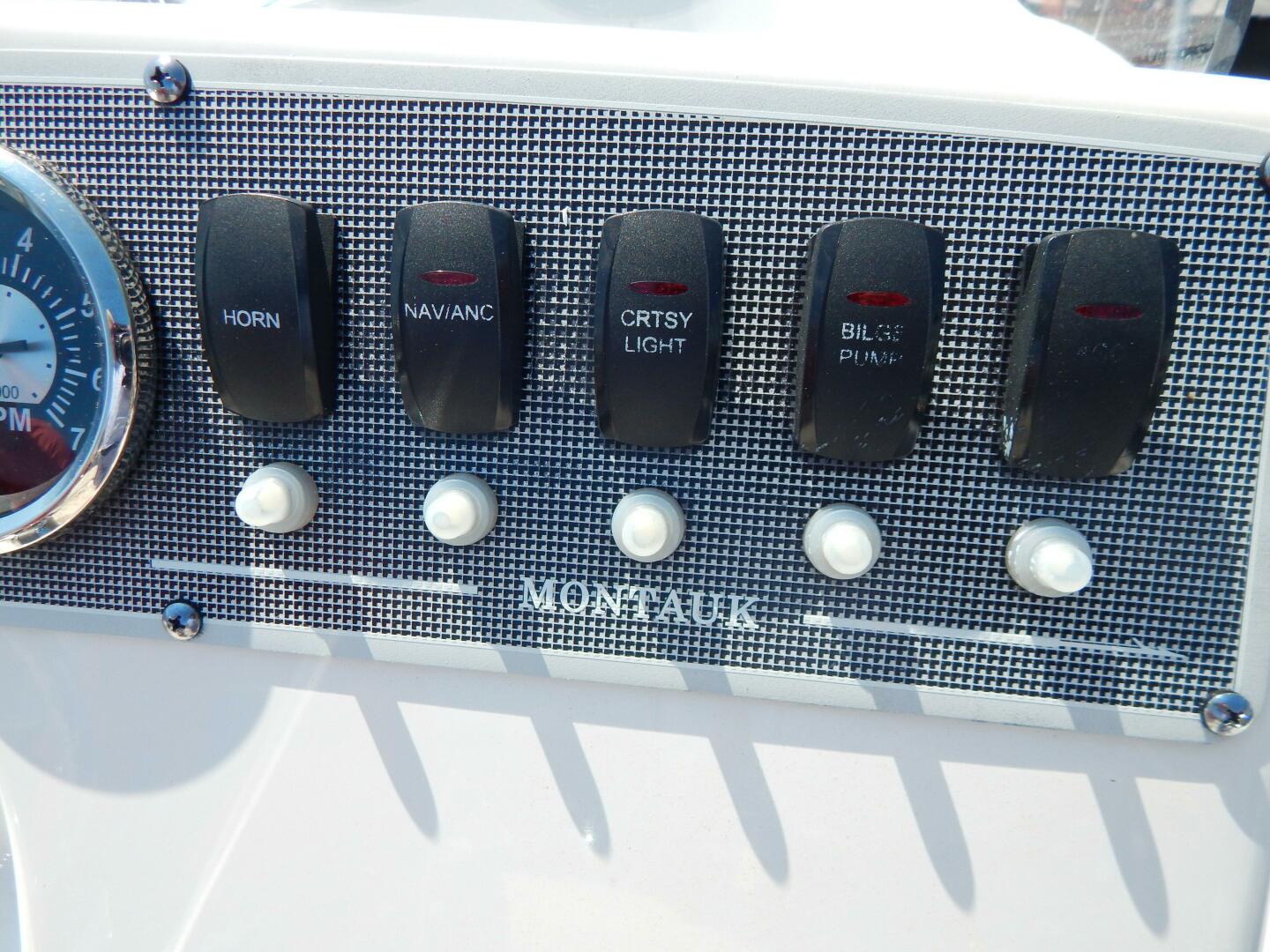 2020 Boston Whaler 190 Montauk Base - Image 14