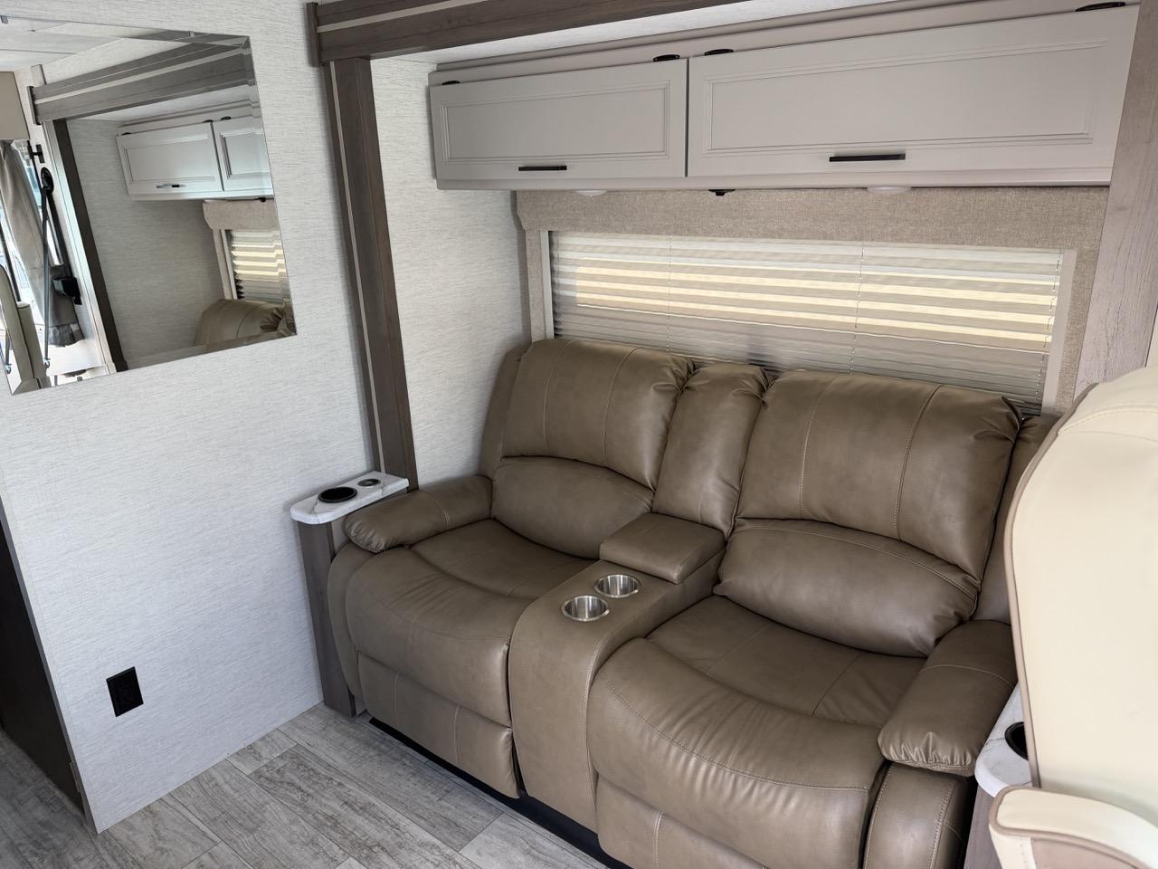 2025 Thor Motor Coach Freedom Traveler A24 - Image 6