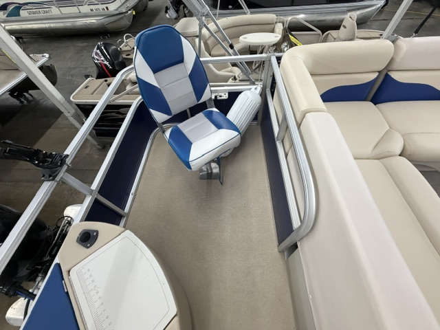 2012 SUN TRACKER FISHING BARGE 20DLX - Image 13