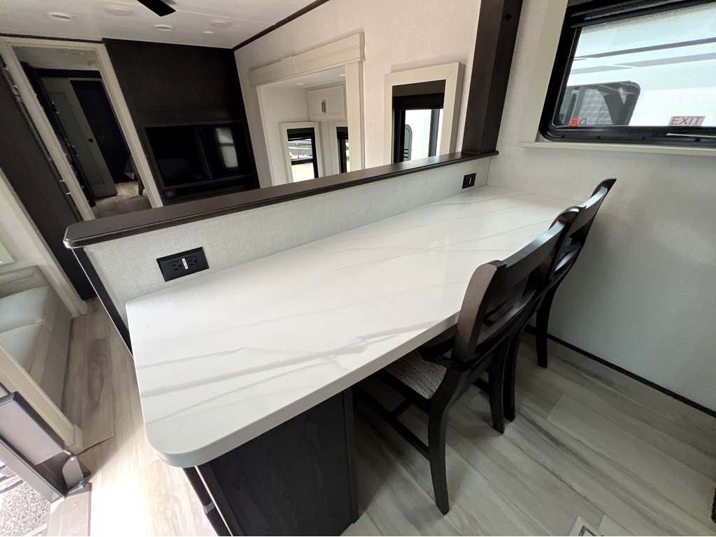 2025 Keystone ALPINE 3820FK - Image 11